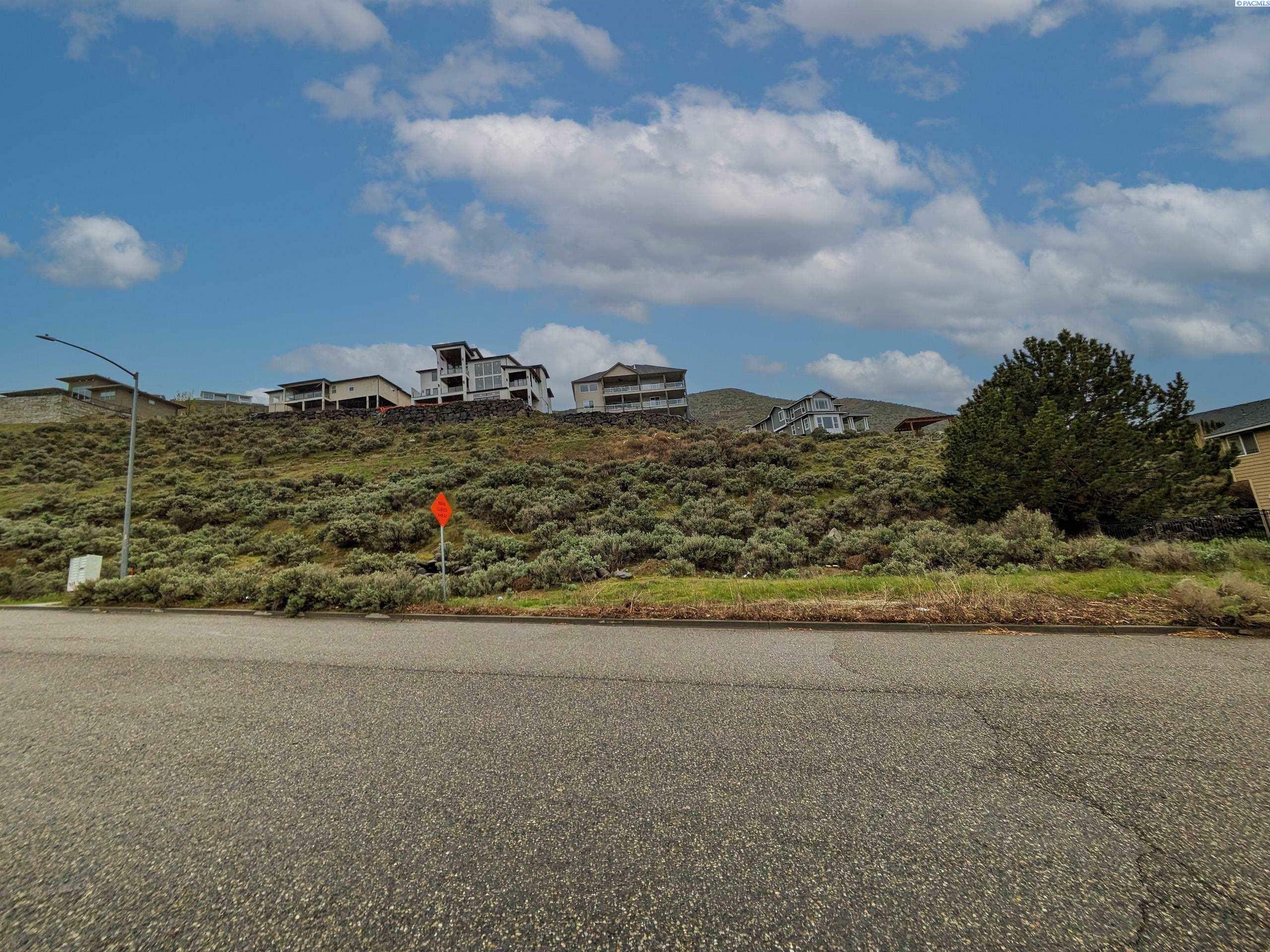 Property Photo:  455 Meadow Hills Dr  WA  