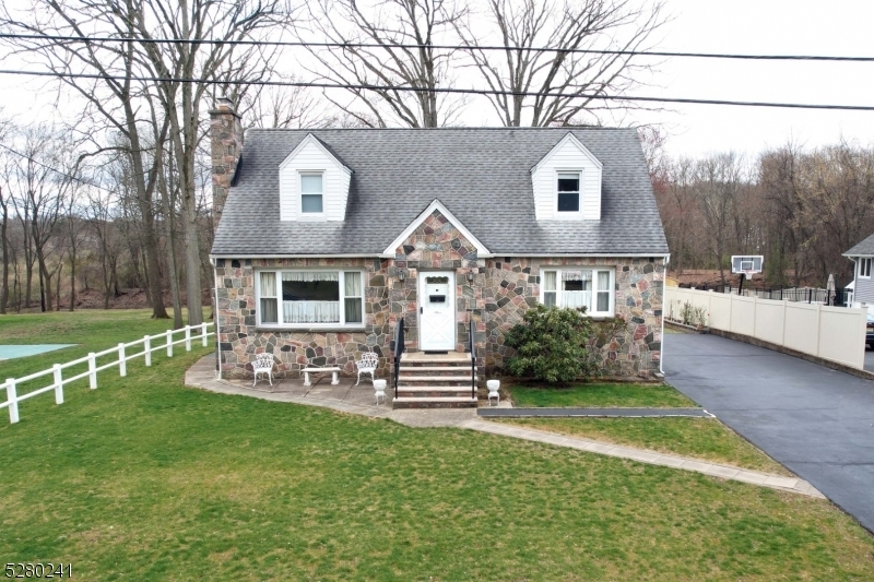 Property Photo:  76 Grove St  NJ 07465 