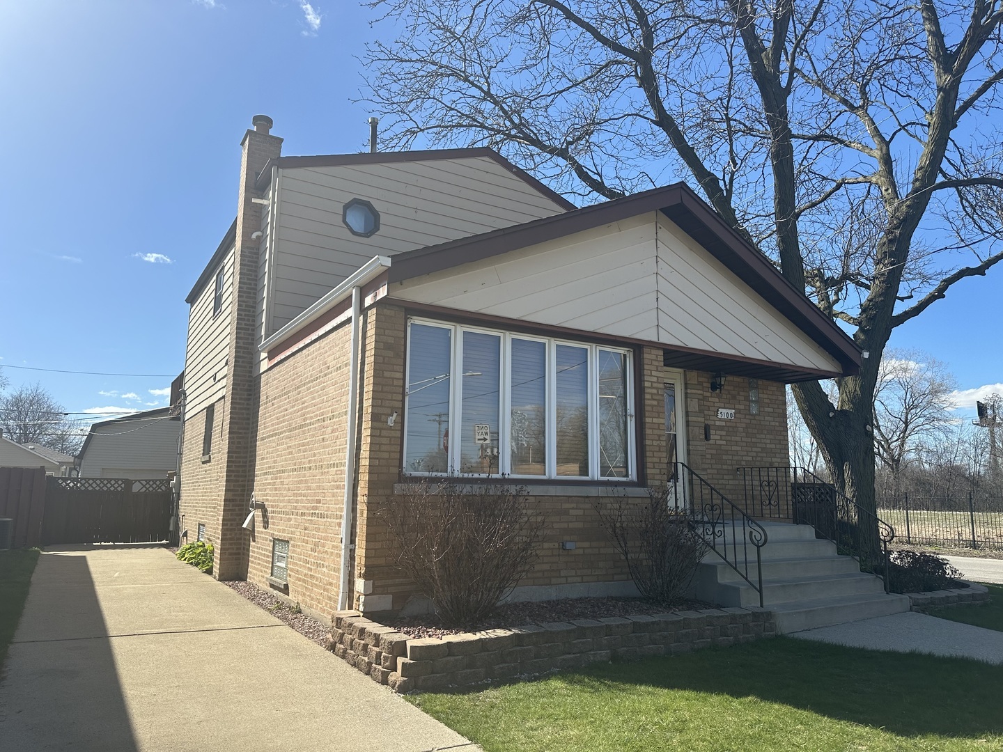 5100 S Rutherford Avenue  Chicago IL 60638 photo