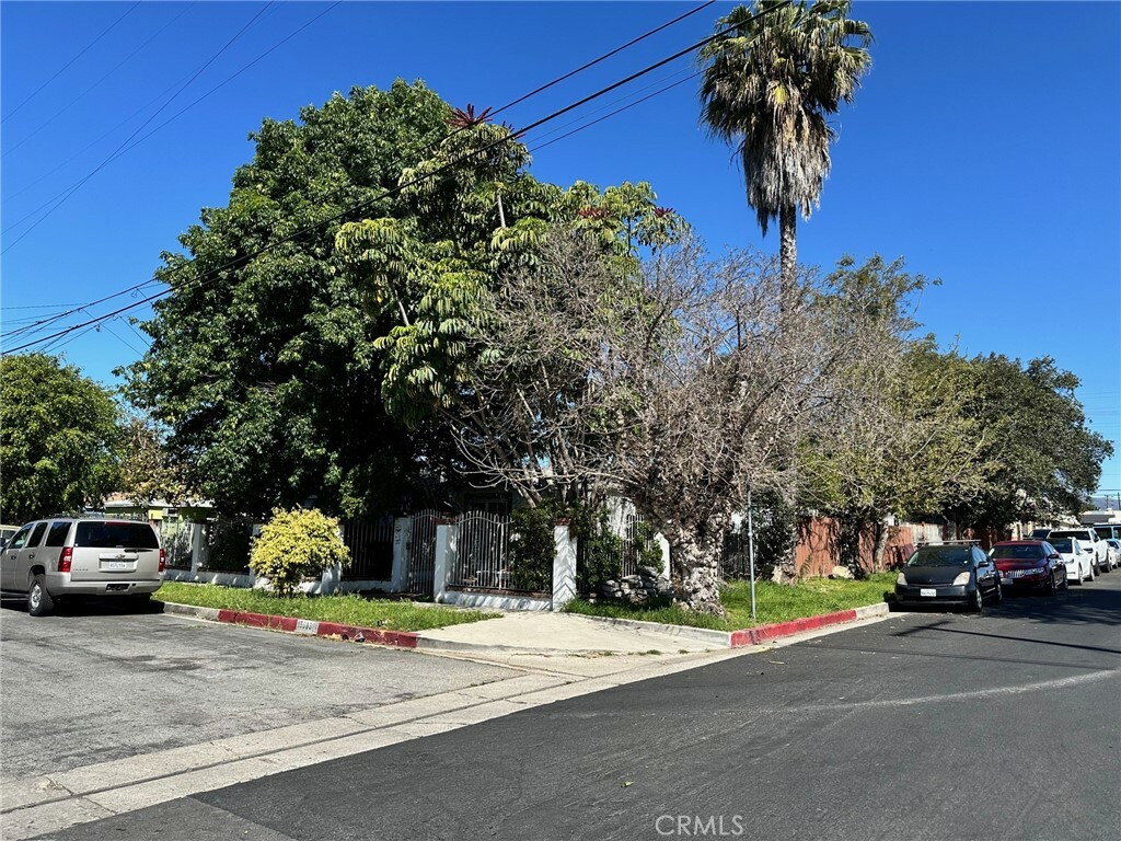 Property Photo:  18603 Bryant Street  CA 91324 