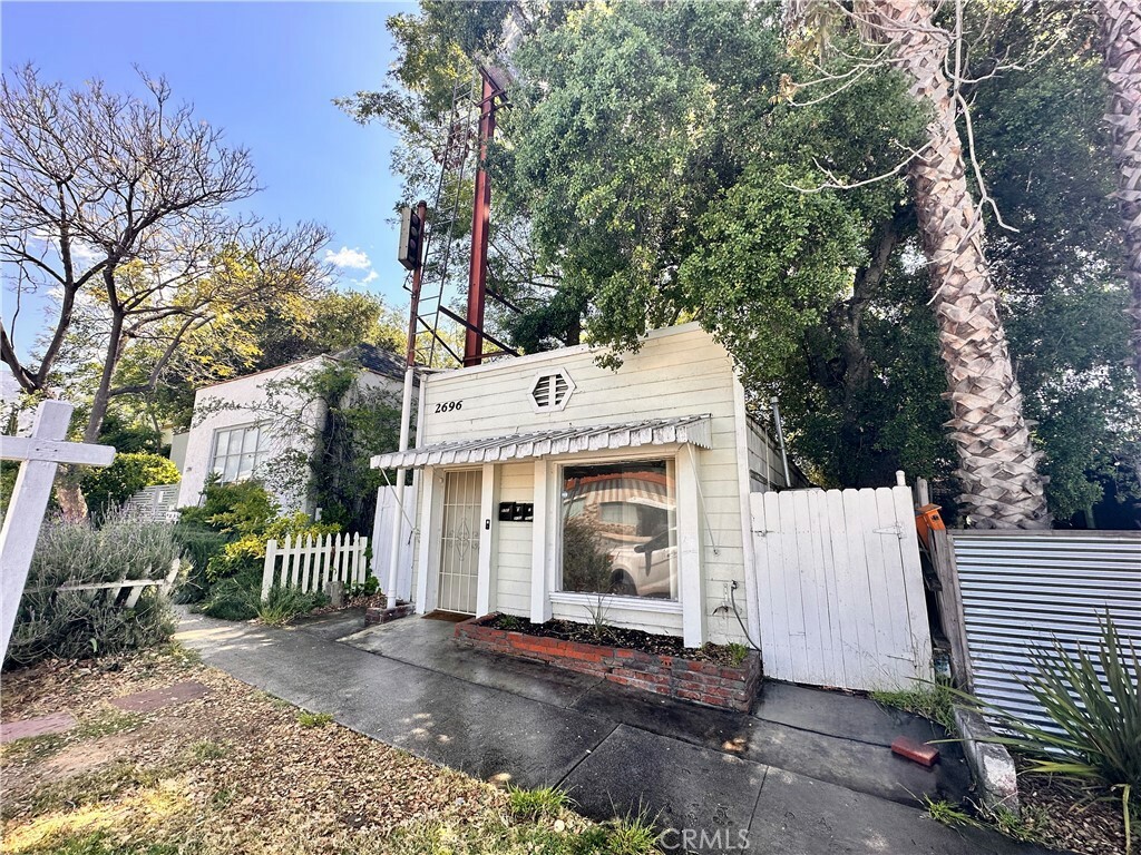 2696 Fair Oaks Avenue  Altadena CA 91001 photo