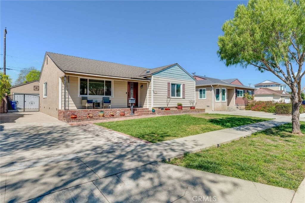 Property Photo:  4125 Iroquois Avenue  CA 90713 