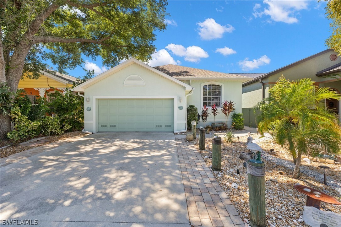 Property Photo:  6093 Waterway Bay Drive  FL 33908 