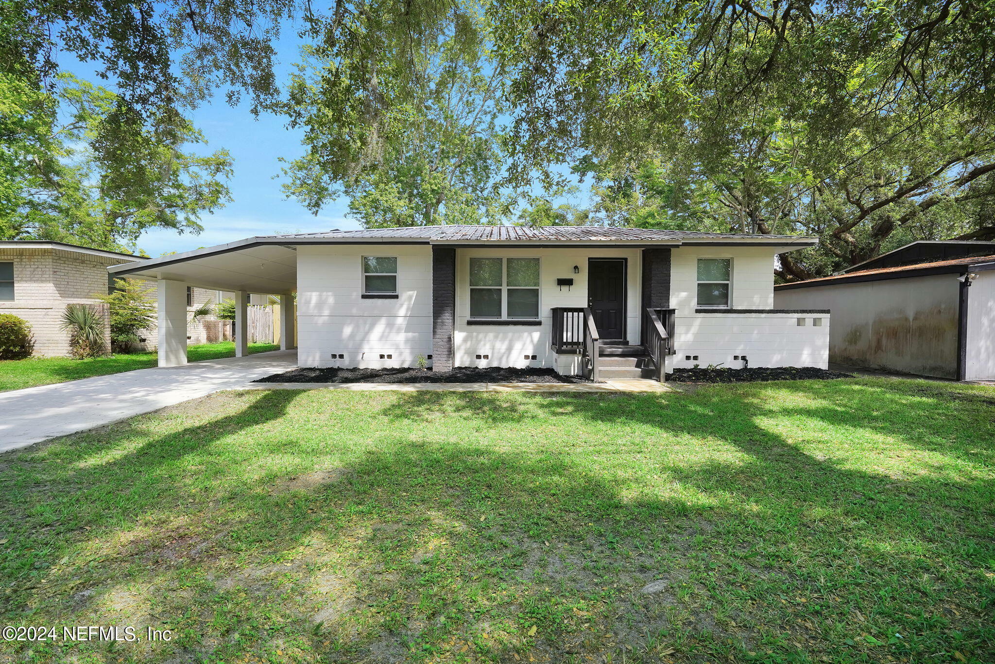 Property Photo:  10315 Briarcliff Road  FL 32218 