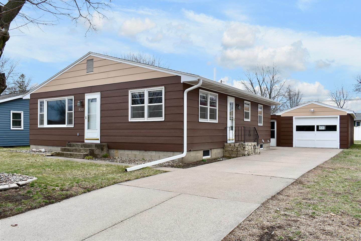 Property Photo:  850 47th Avenue  MN 55987 