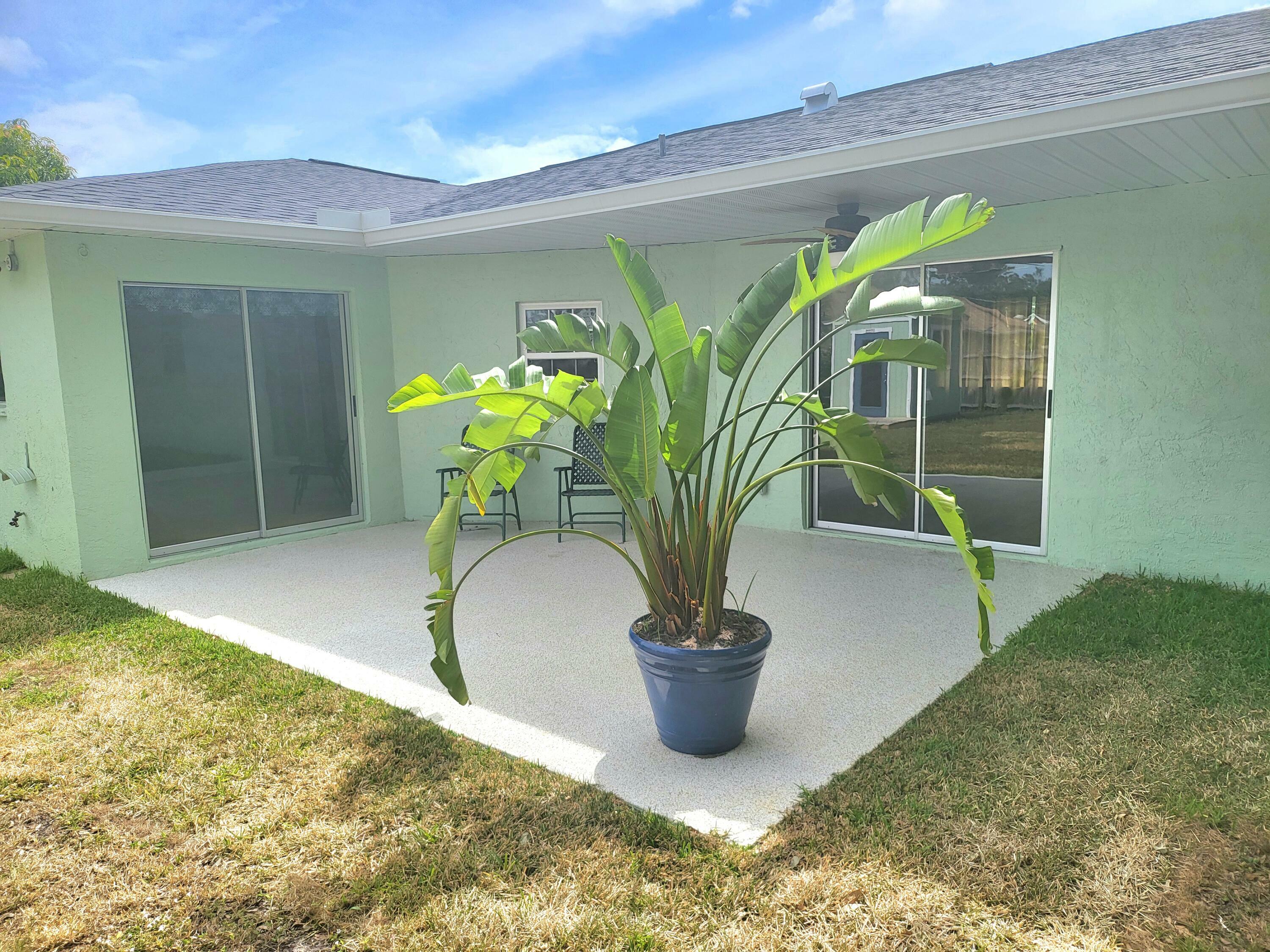 Property Photo:  869 SE Odonnell Lane  FL 34983 