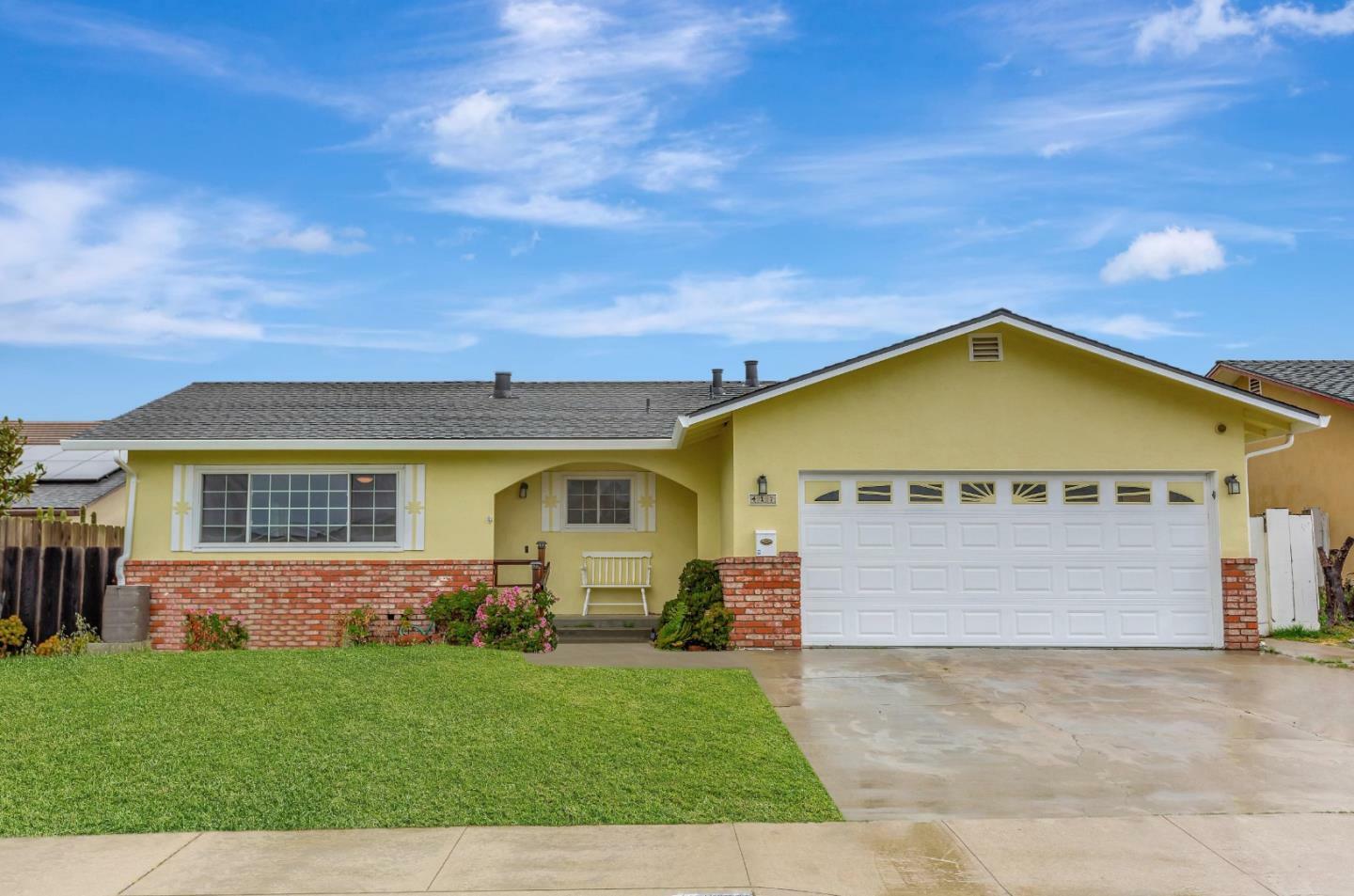 Property Photo:  417 Windsor Court  CA 93933 