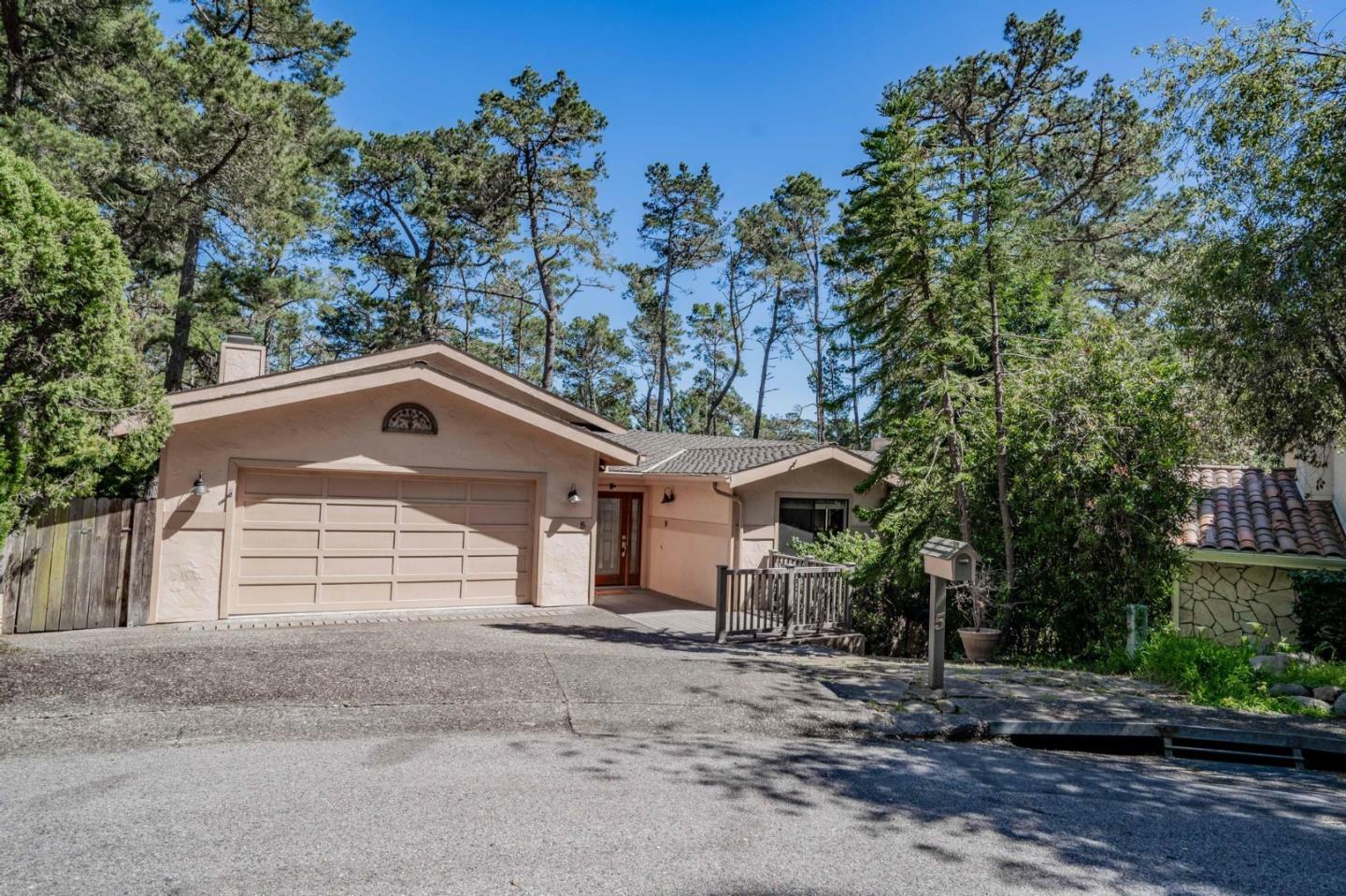 Property Photo:  5 Forest Vale Place  CA 93940 