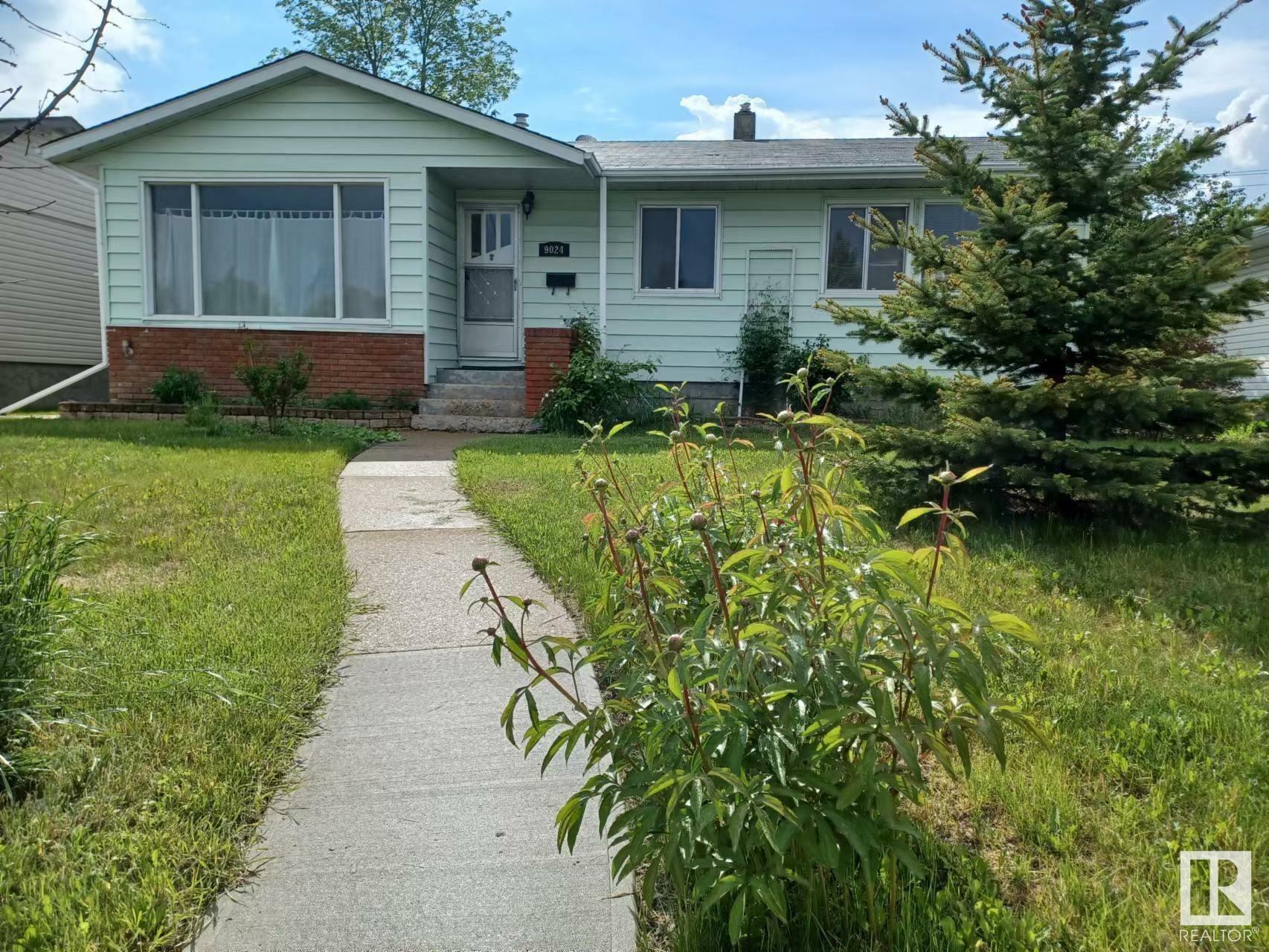 Property Photo:  9024 148 Street NW  AB T5R 1A1 