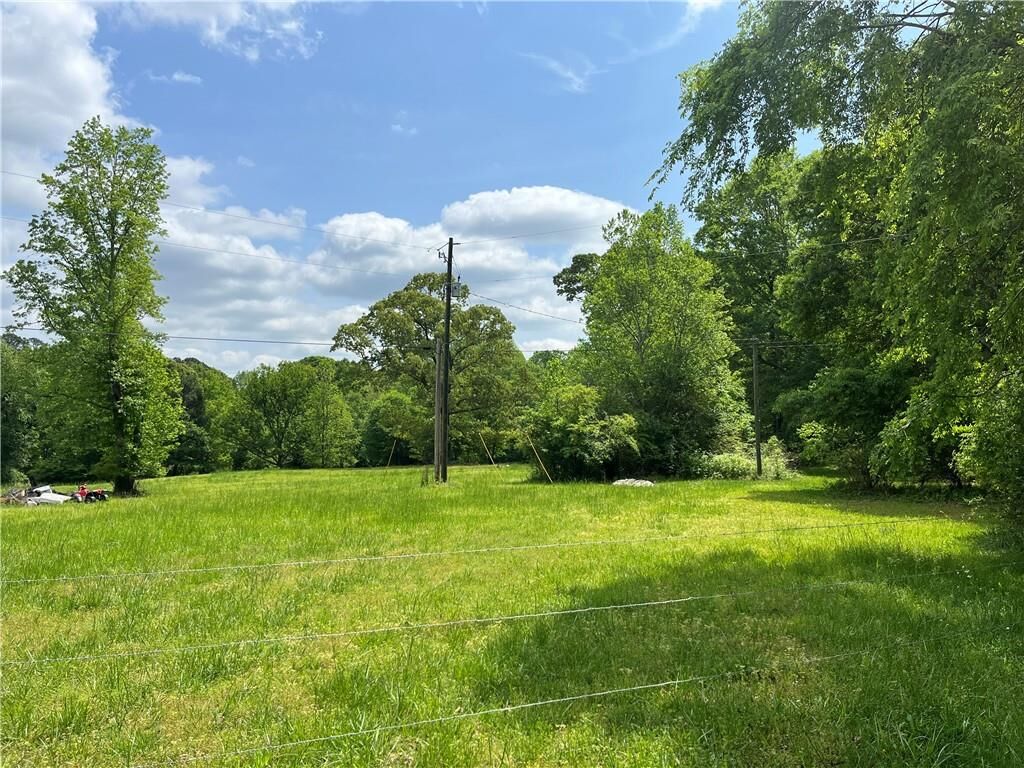 Property Photo:  121 Carver Drive  GA 30549 