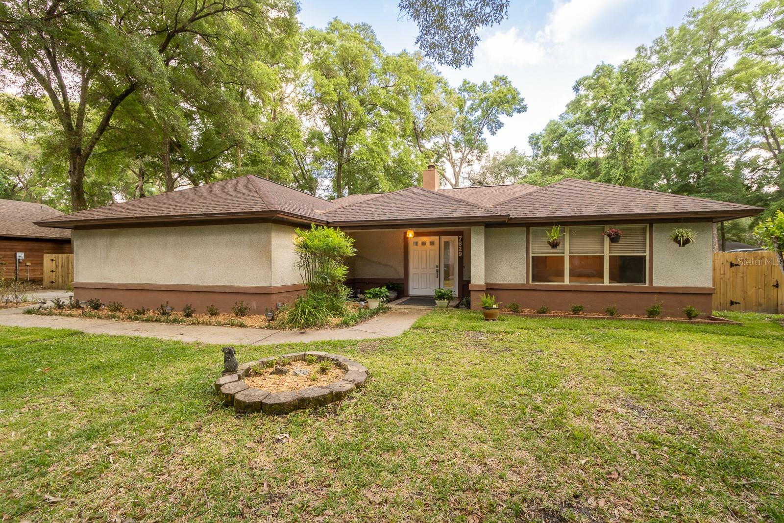 Property Photo:  7629 SW 19th Place  FL 32607 