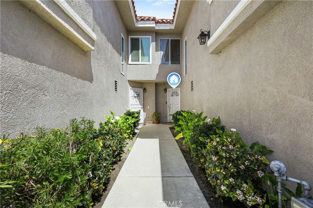 Property Photo: 1226 S Western Avenue 103 CA 92804