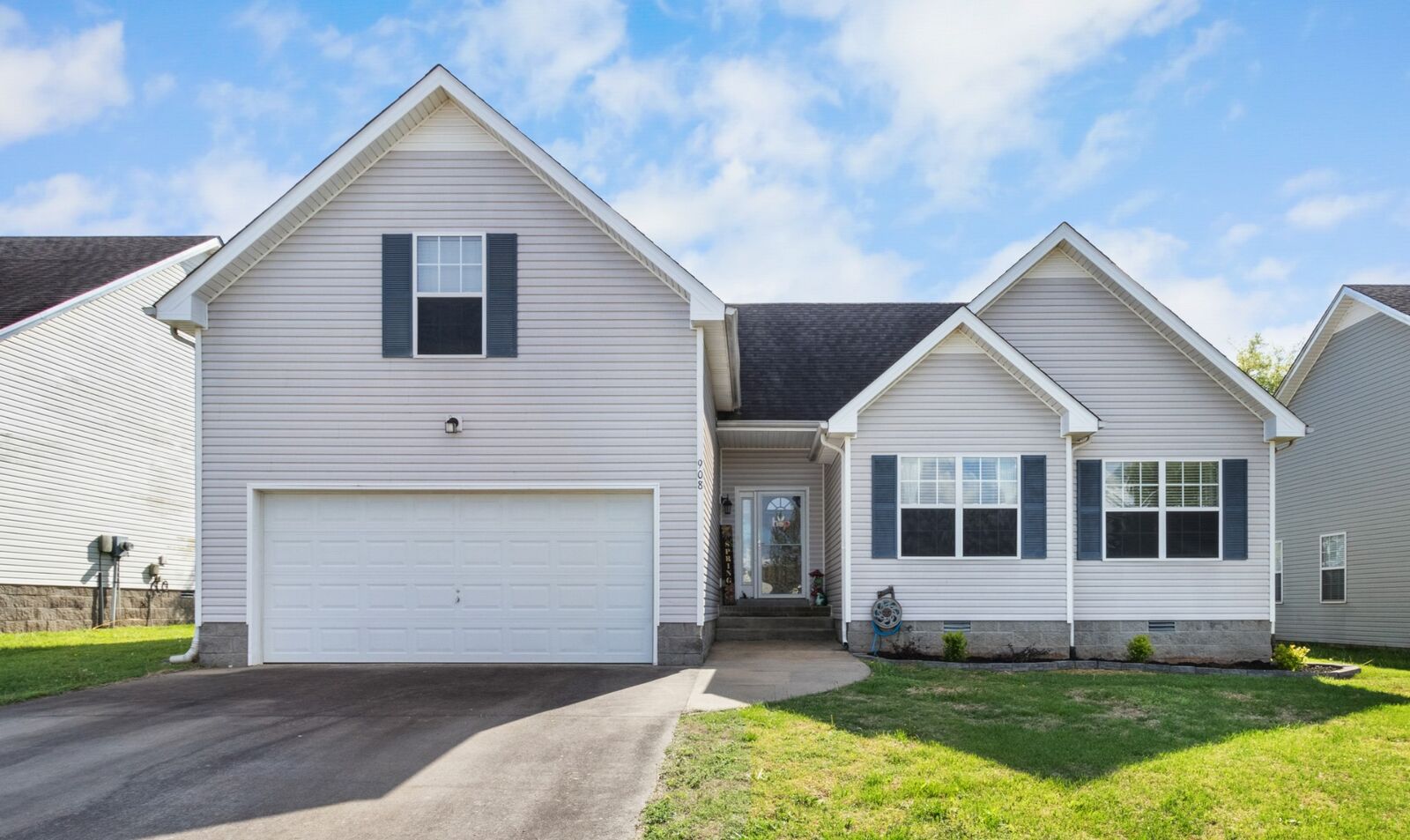 Property Photo:  908 Cindy Jo Ct  TN 37040 