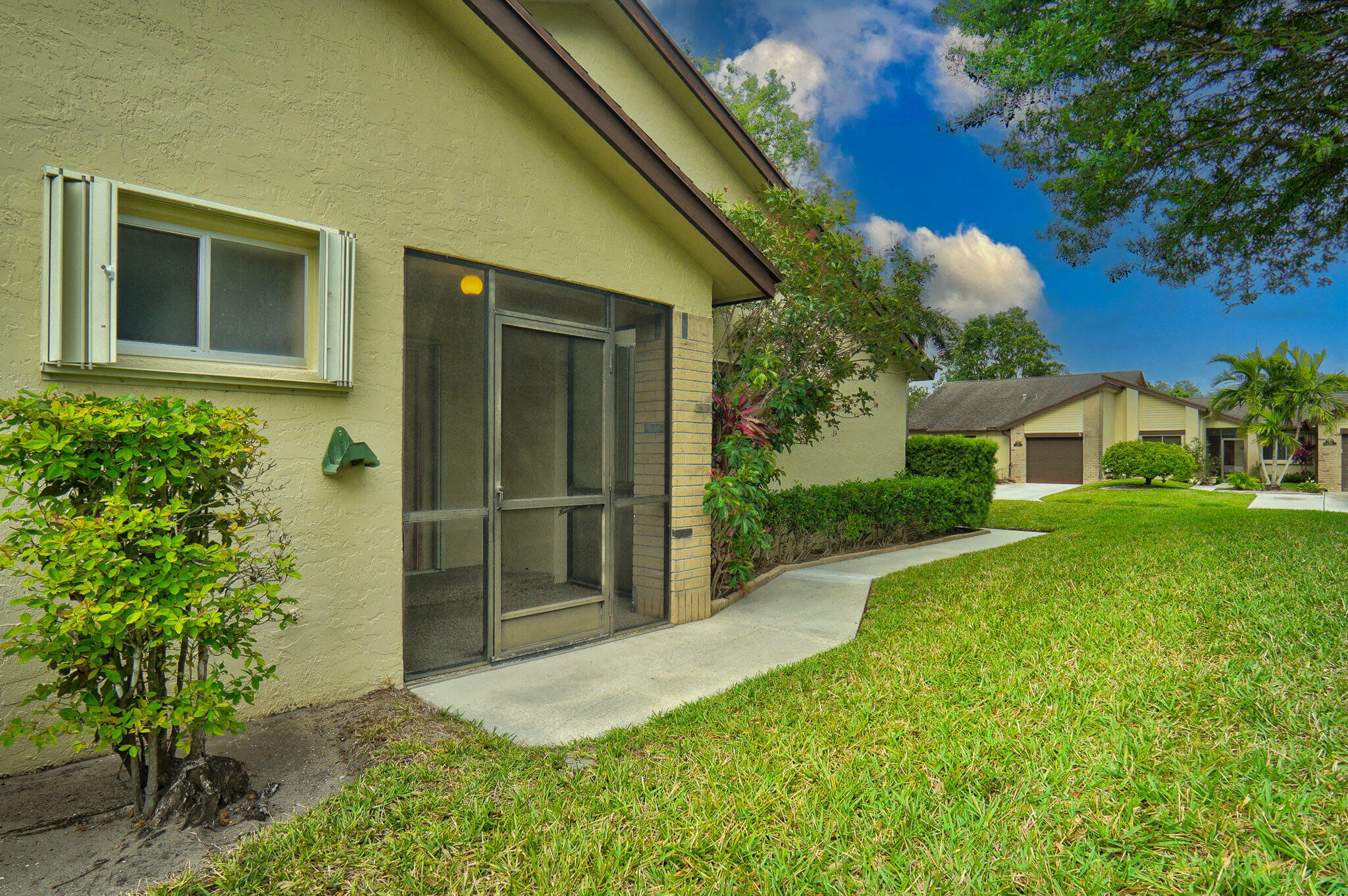 Property Photo:  125 Ramblewood Circle  FL 33411 