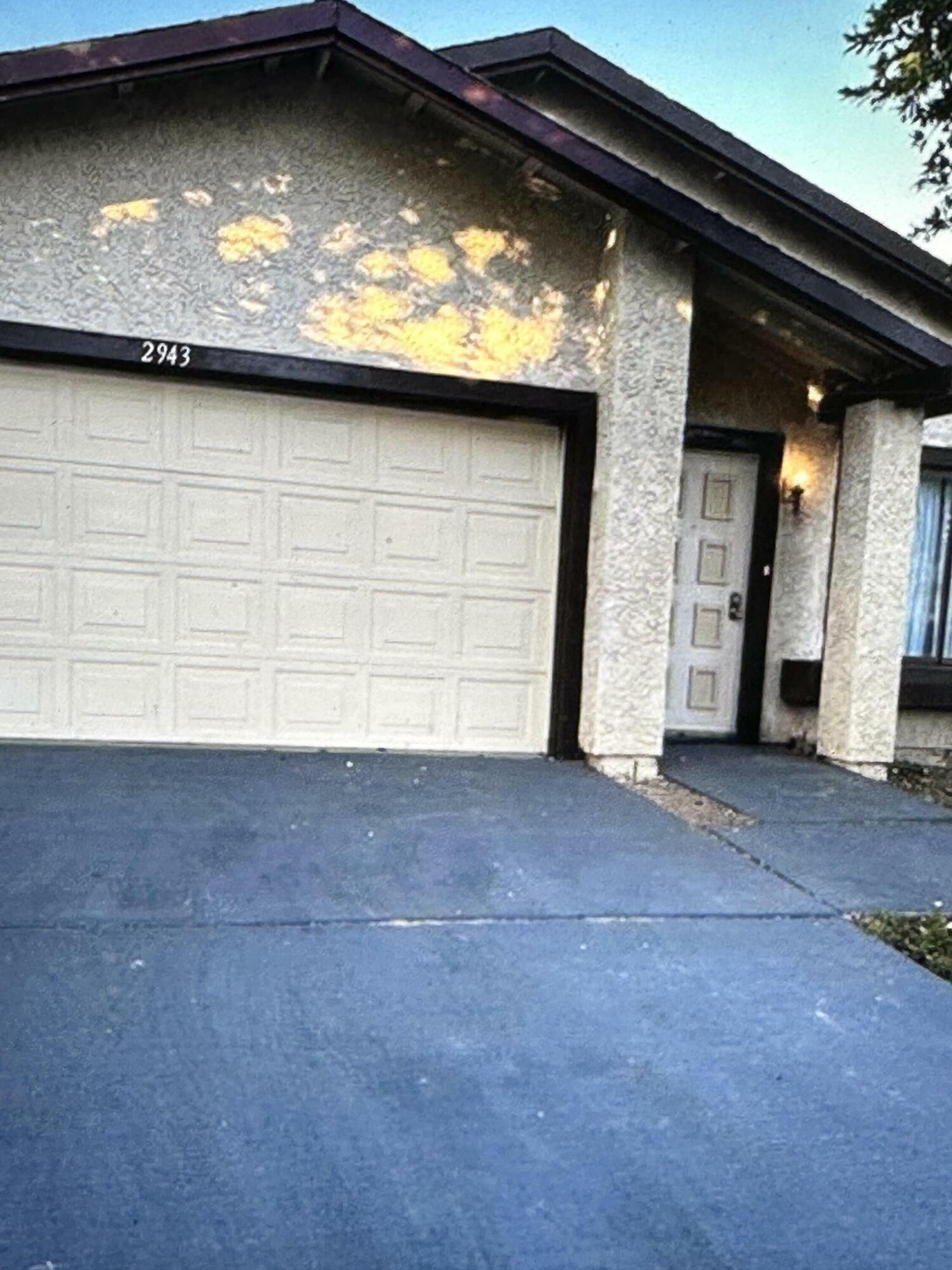 Property Photo:  2943 E Ave R-2  CA 93550 