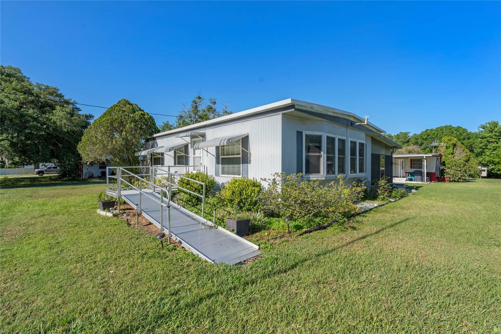 Property Photo:  2301 Reynolds Road  FL 33801 