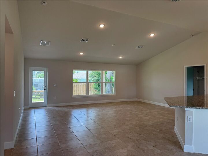 Property Photo: 855 Cumberland Road FL 34293
