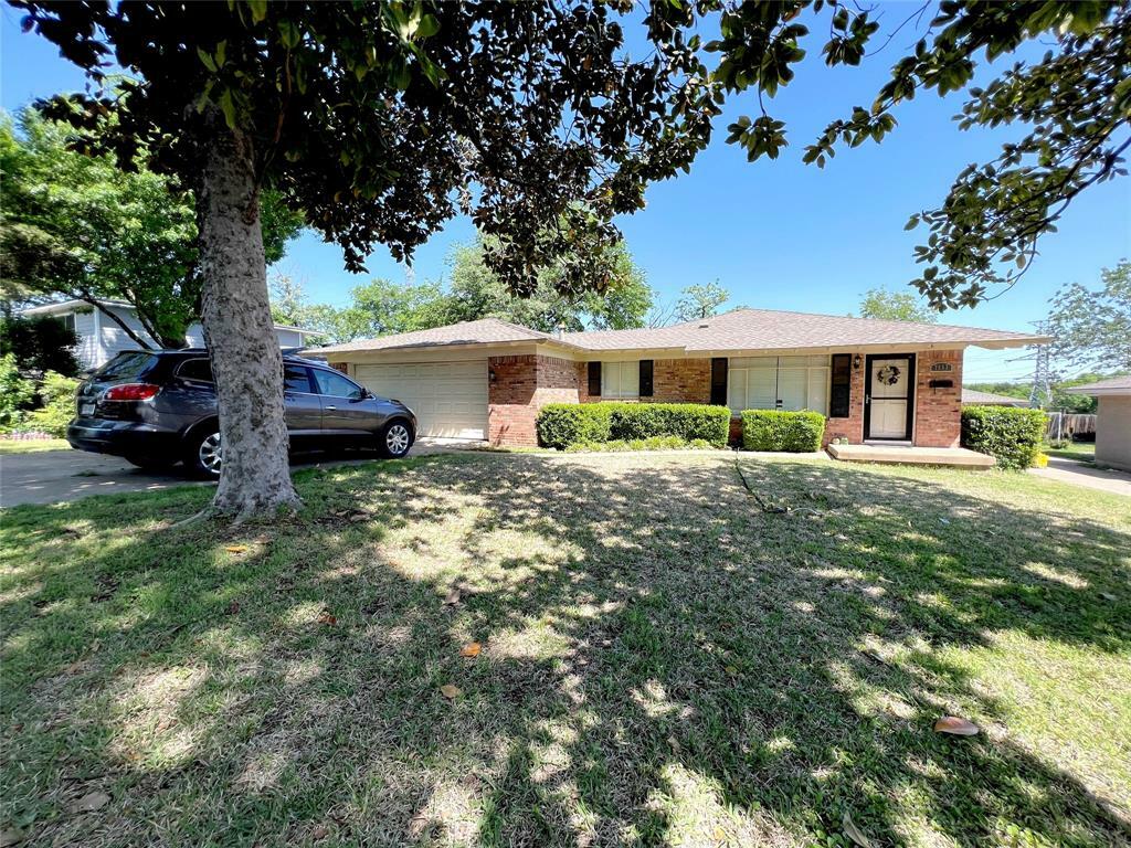 Property Photo: 7653 Bearden Lane TX 75227