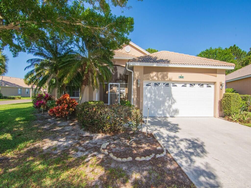 Property Photo: 830 NW Sorrento Lane FL 34986