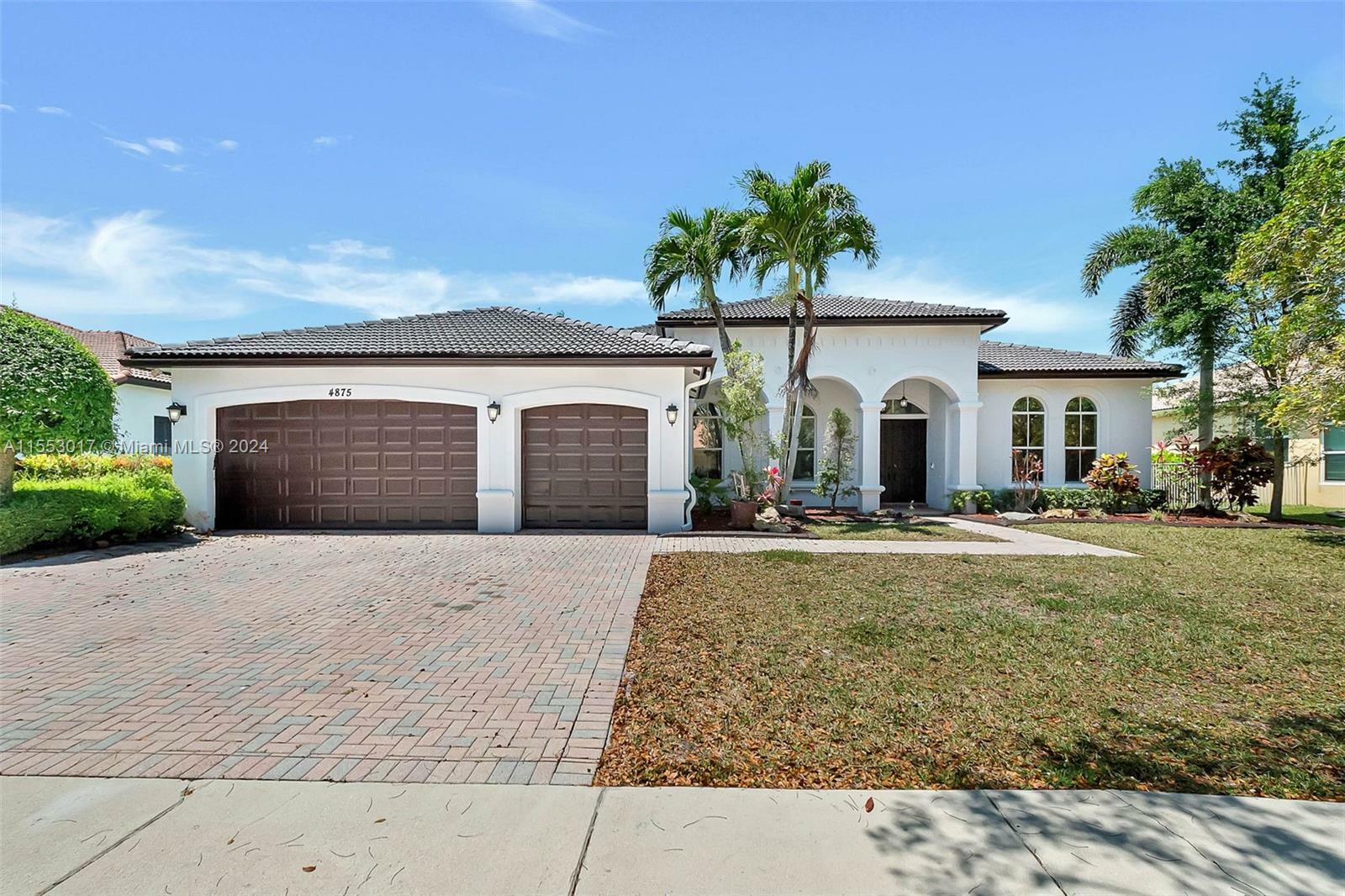 Property Photo: 4875 Citrus Way FL 33330