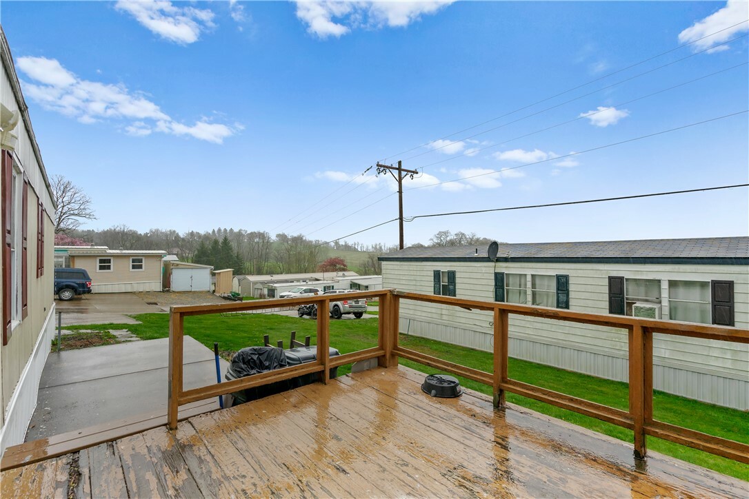 Property Photo:  135 Laurie Ln  PA 15301 