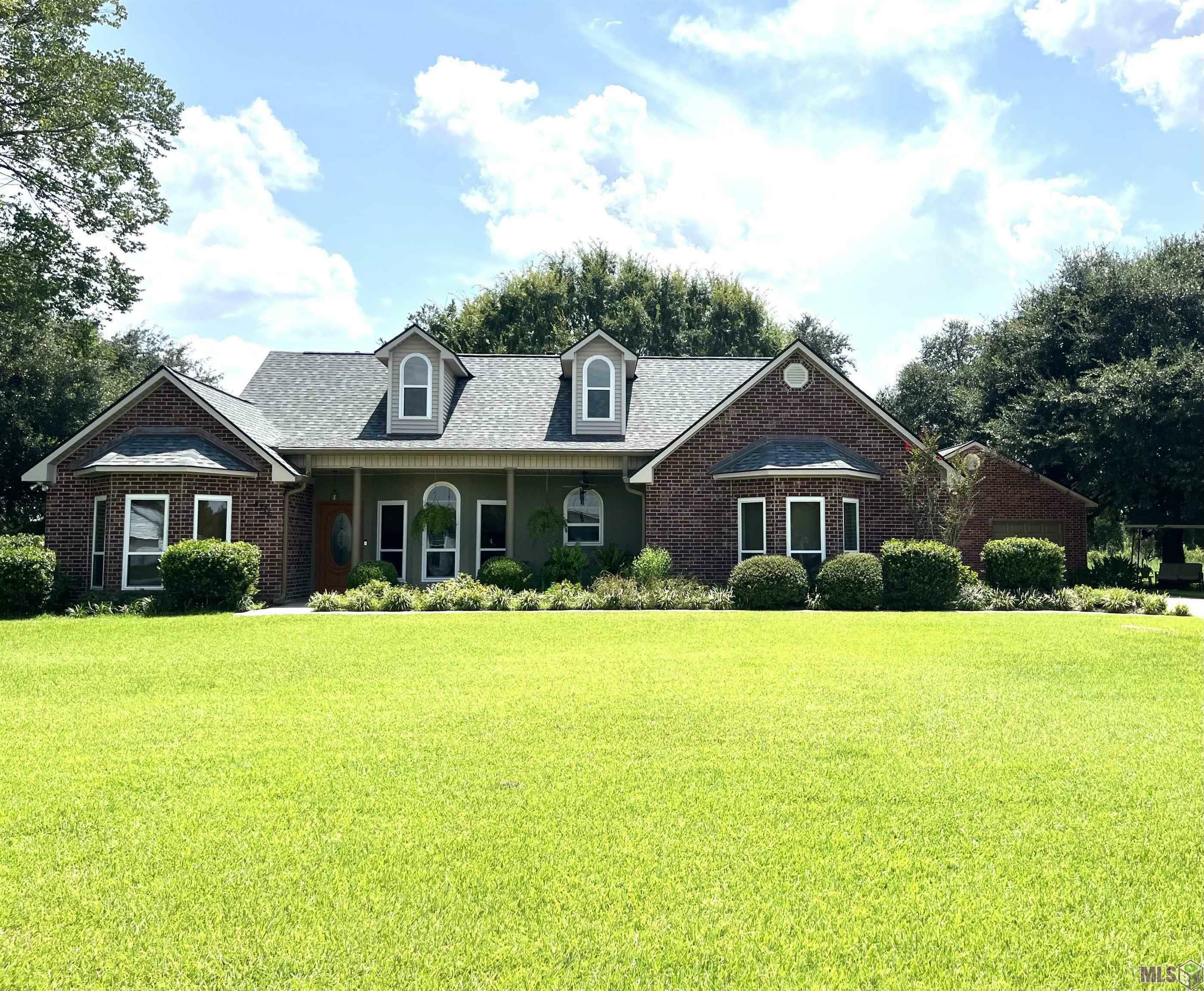 Property Photo: 4715 Raymond Labauve Rd LA 70719