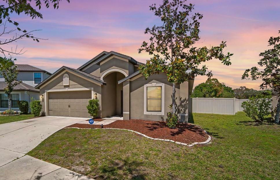 Property Photo:  714 Chatham Walk Drive  FL 33570 