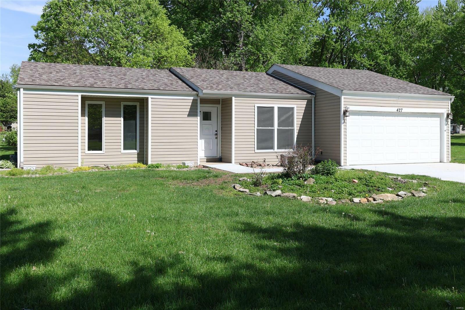 Property Photo:  427 High Point Drive  IL 62025 