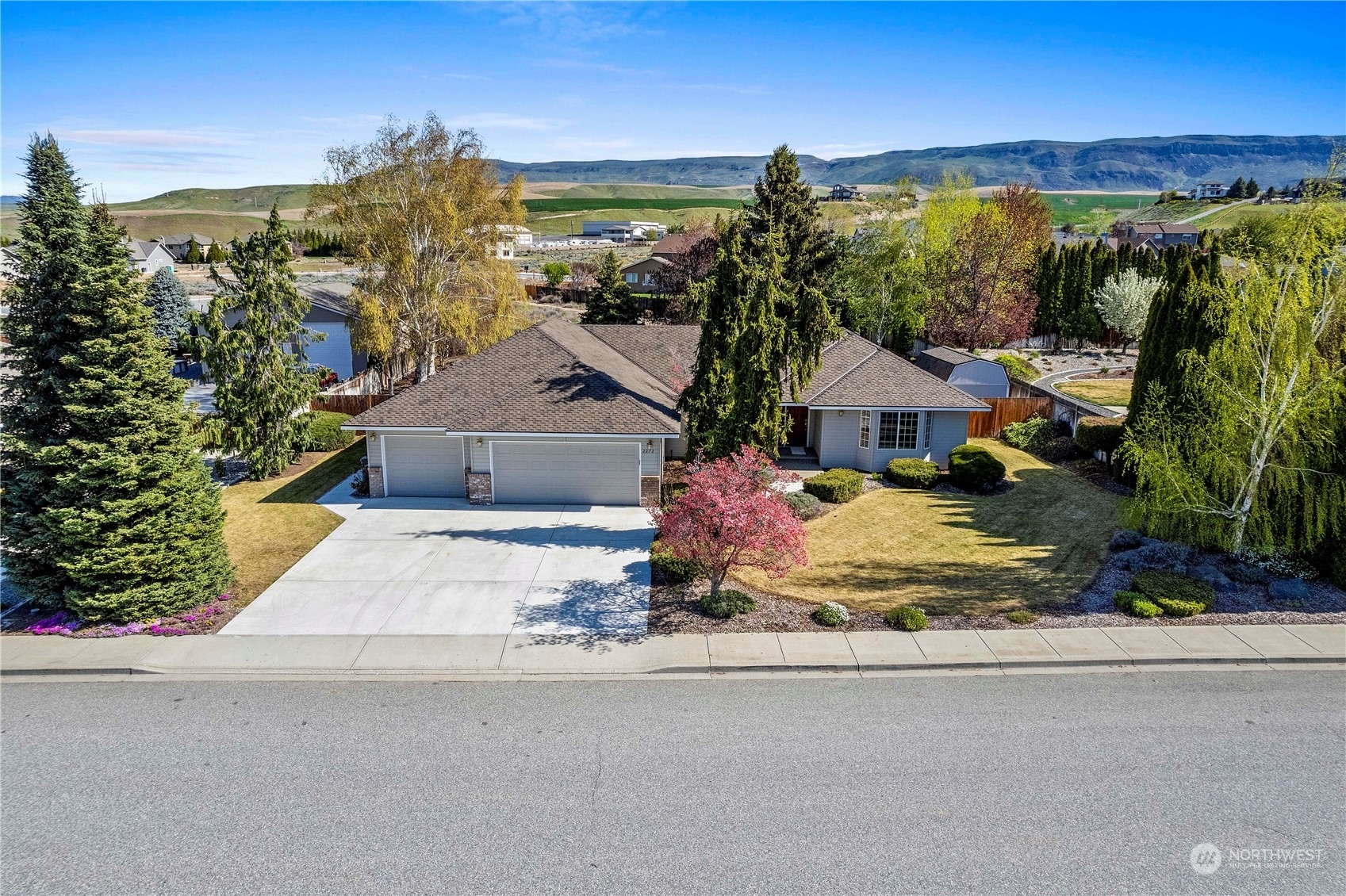 Property Photo:  2272 Fancher Heights Boulevard  WA 98802 