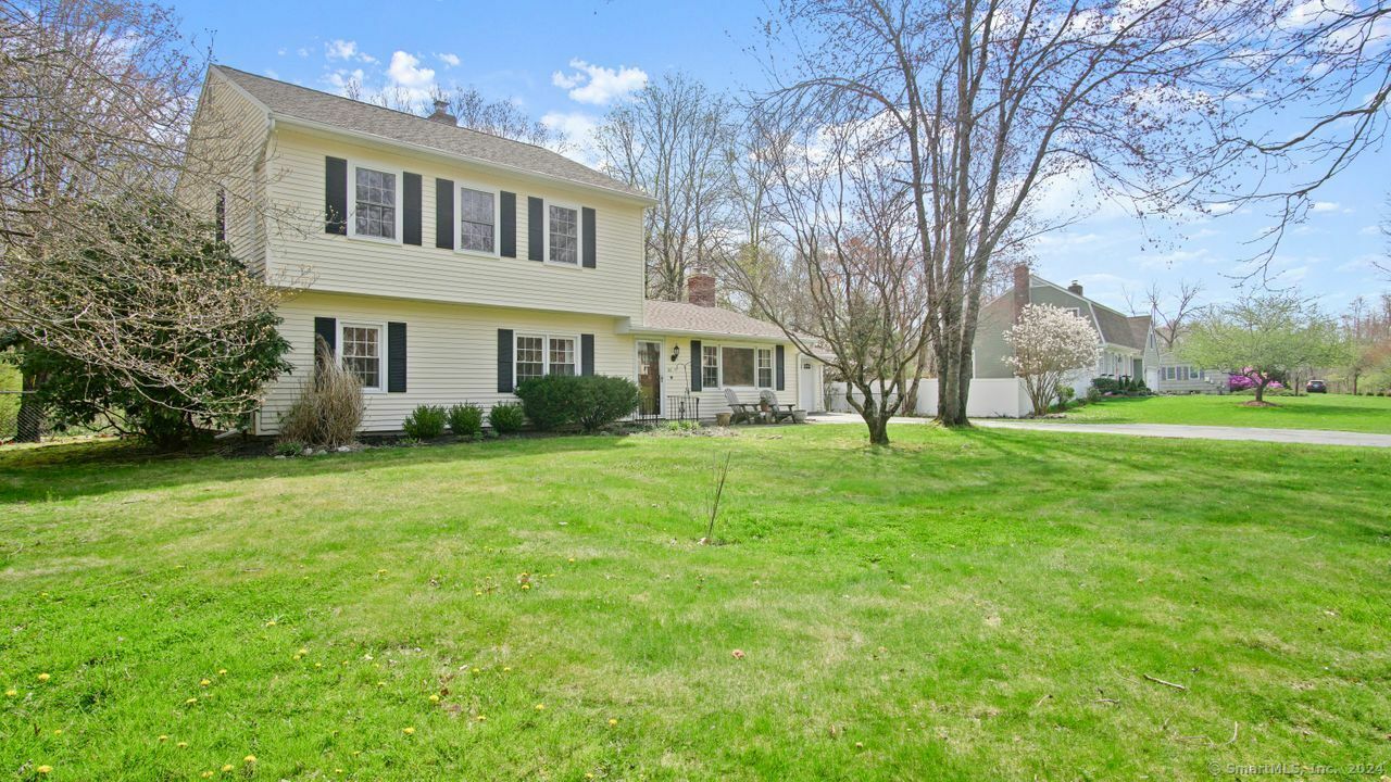 Property Photo:  56 Old Castle Drive  CT 06468 