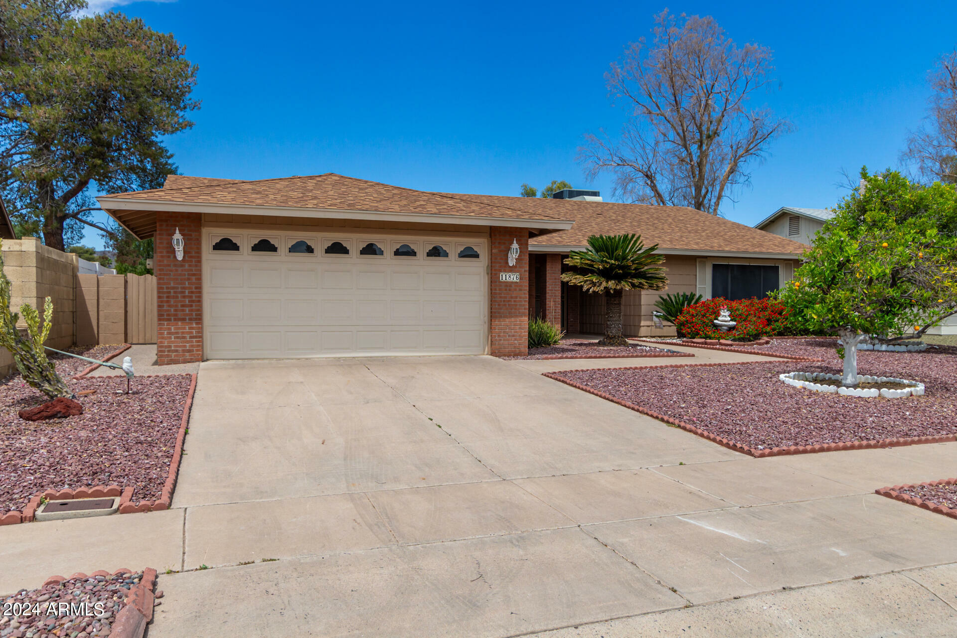 Property Photo:  11876 S Tomi Drive  AZ 85044 