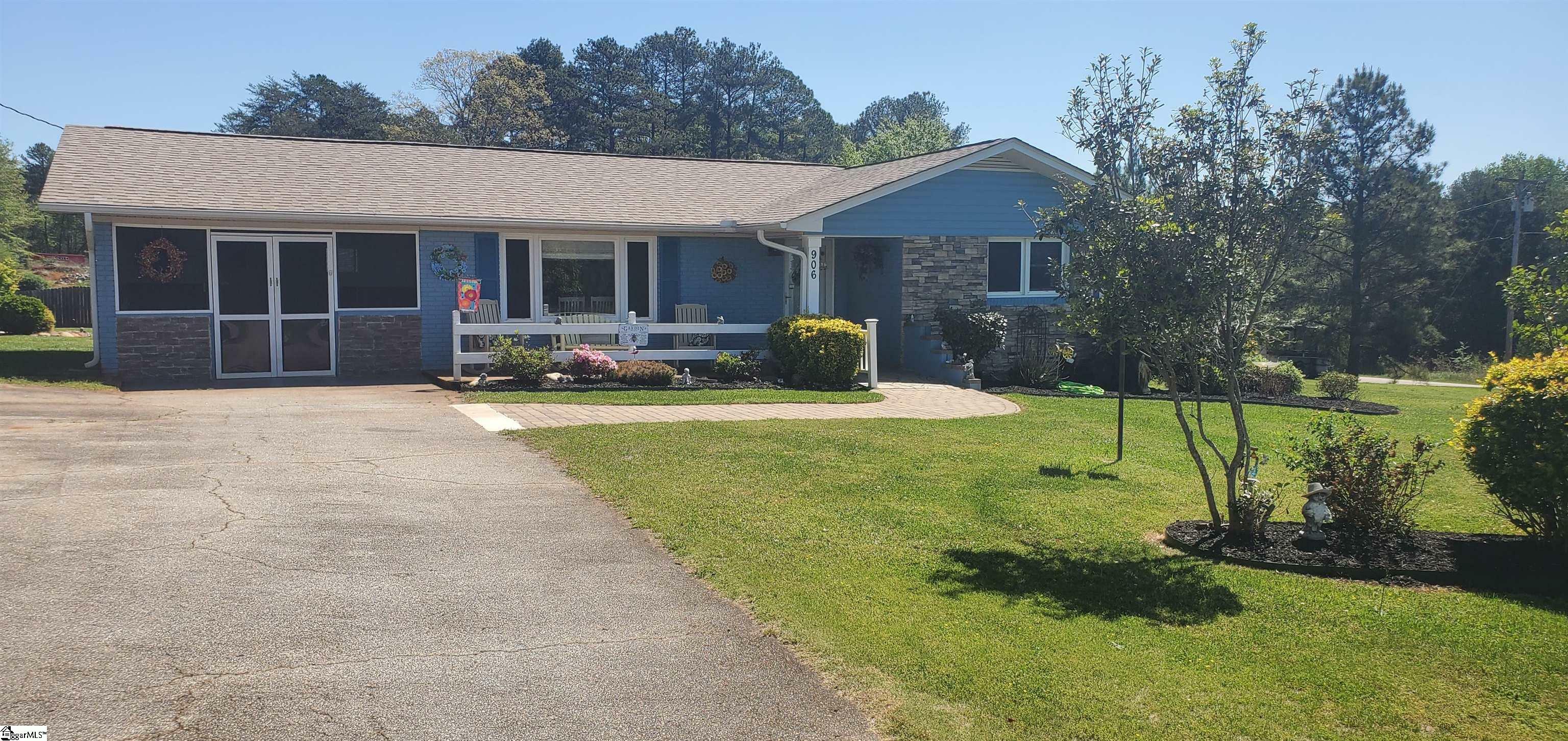 Property Photo: 906 Johnson Road SC 29642