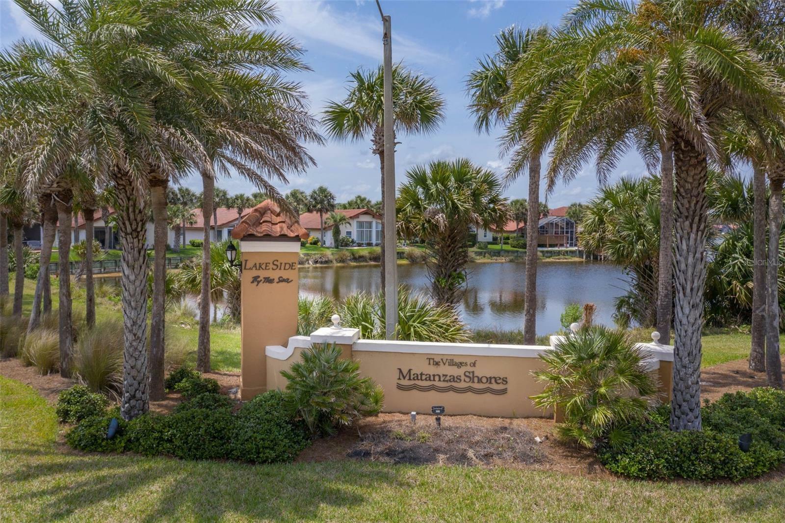 Property Photo: 18 Las Casitas Boulevard FL 32137