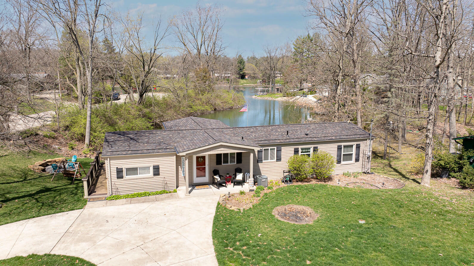 Property Photo:  11540 N Lakeside Drive  MI 49249 