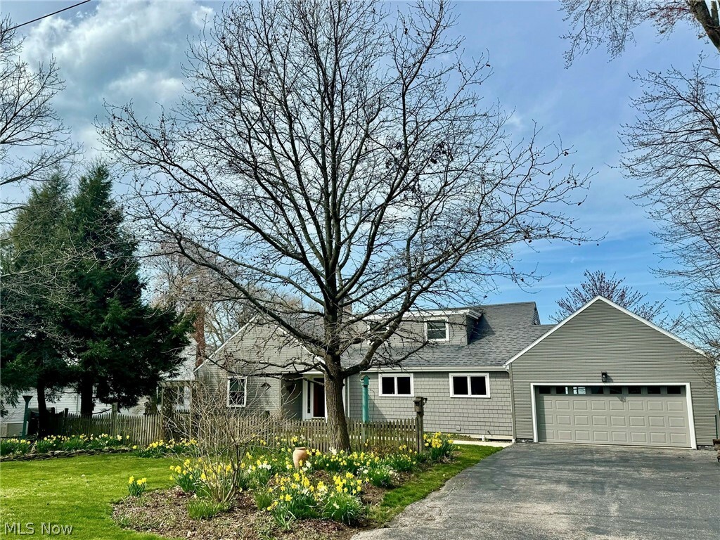 Property Photo:  4003 Edgewater Drive  OH 44004 