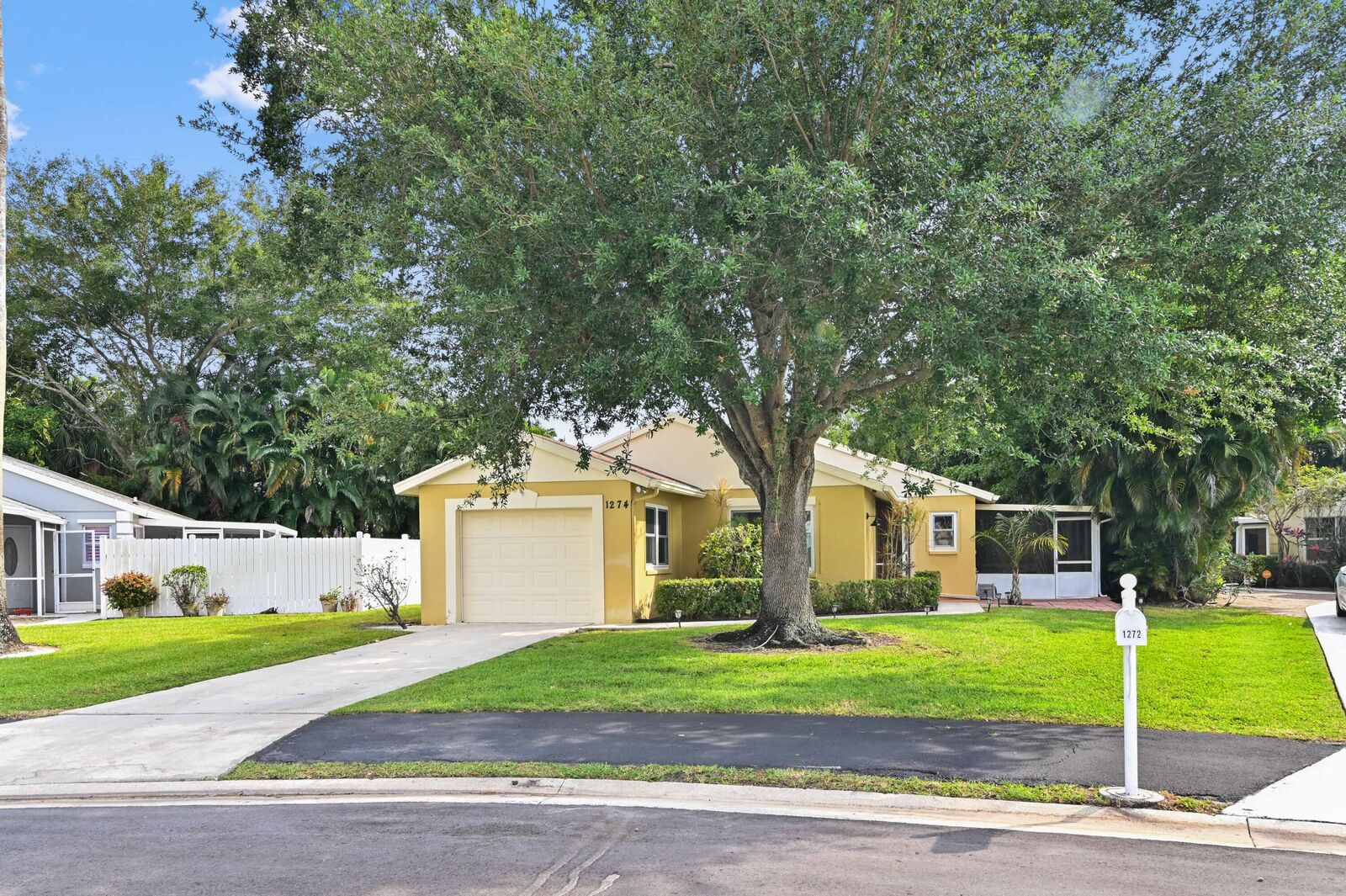Property Photo: 1274 Slash Pine Circle FL 33409