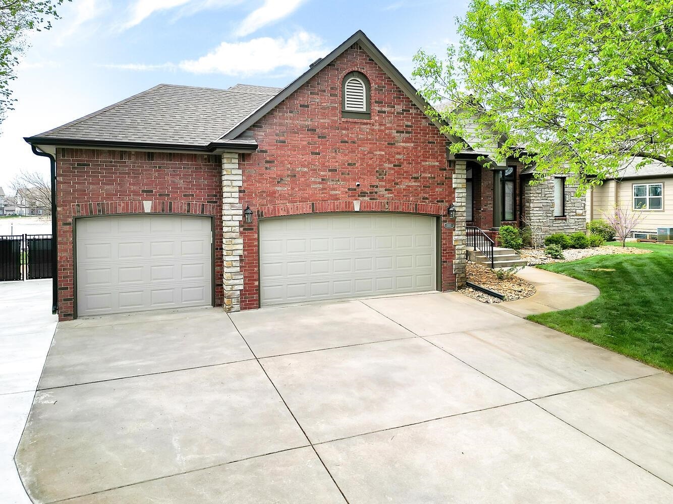 Property Photo:  3113 N Ridge Port St  KS 67205 