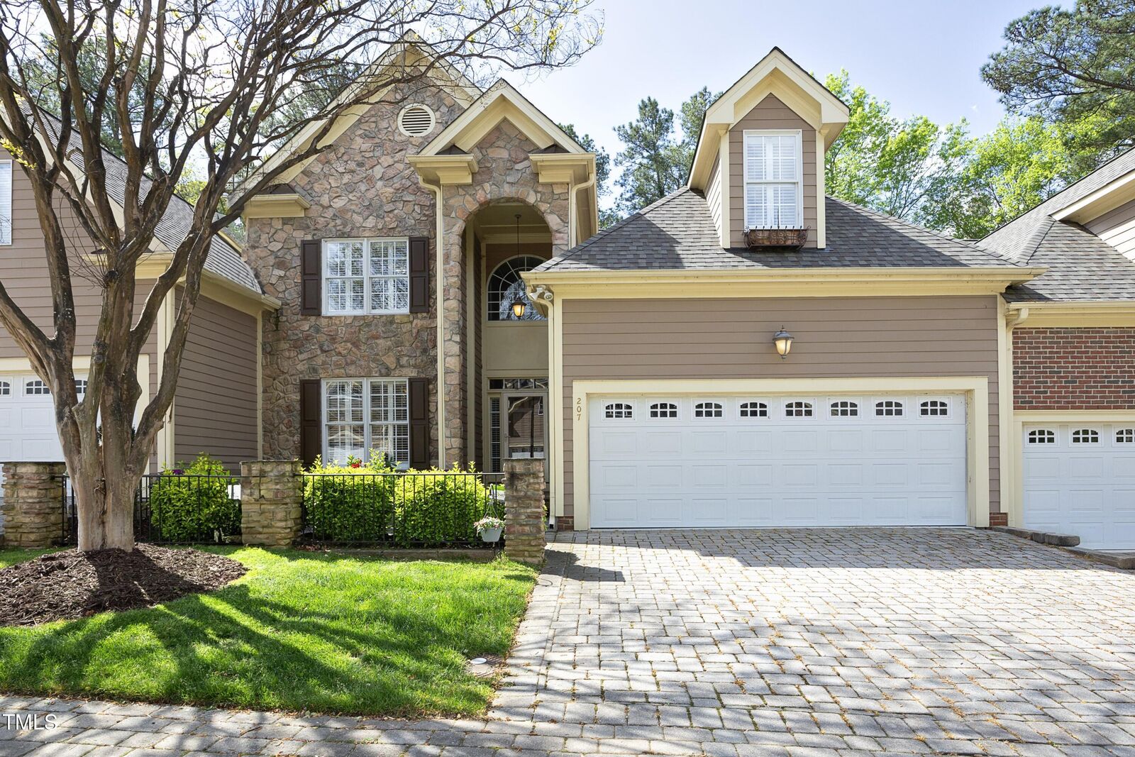 Property Photo: 207 Nouveau Avenue NC 27615