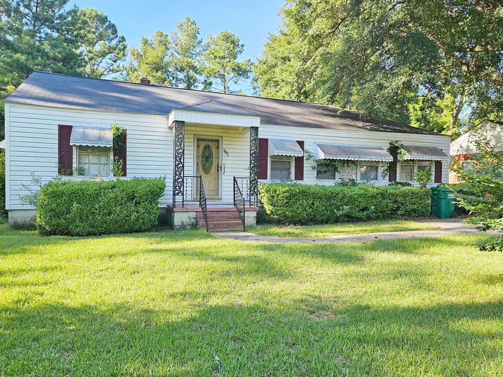 Property Photo:  1111 Eleventh Ave  GA 31707 