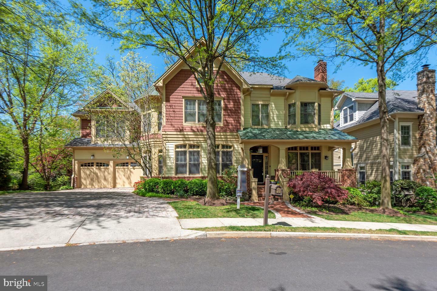 Property Photo: 2918 24th Road N VA 22207