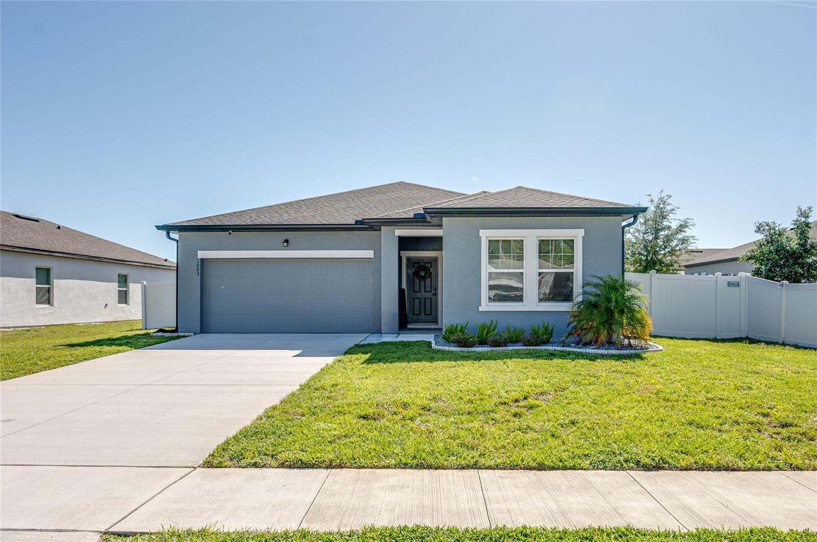 Property Photo: 1003 Landing Lane FL 32738