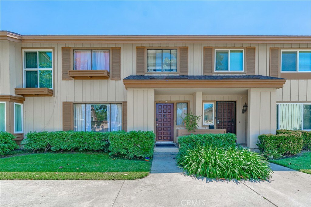 Property Photo: 9560 Karmont Avenue CA 90280