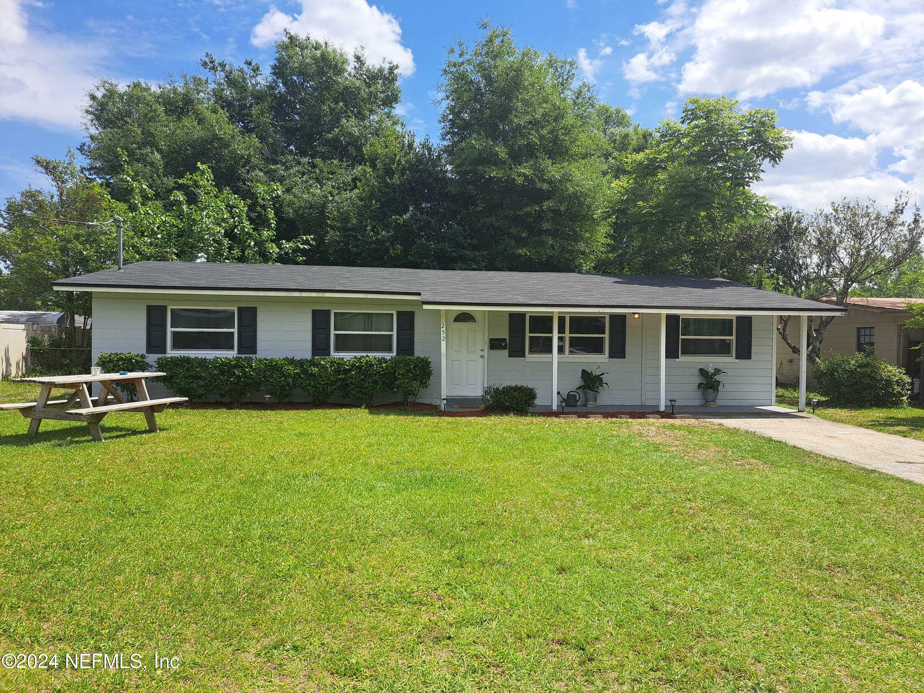 Property Photo:  252 Sara Drive  FL 32218 