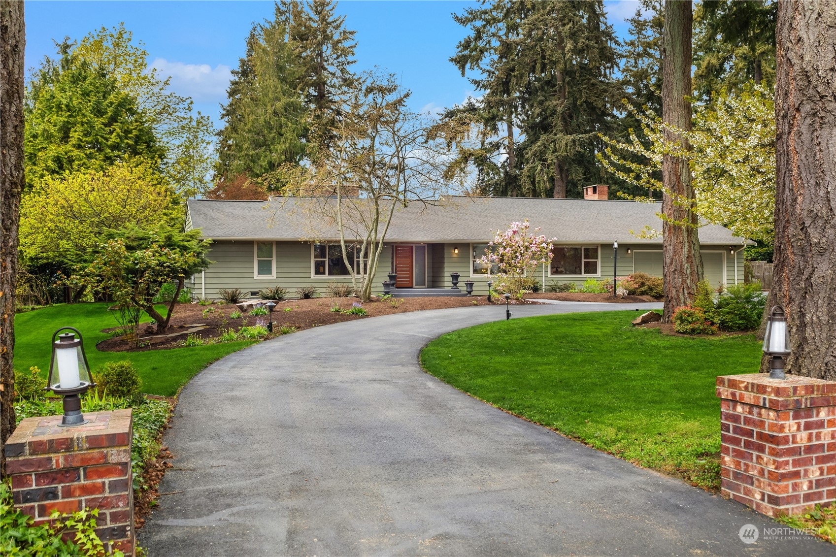 Property Photo: 14001 3rd Avenue NW WA 98177