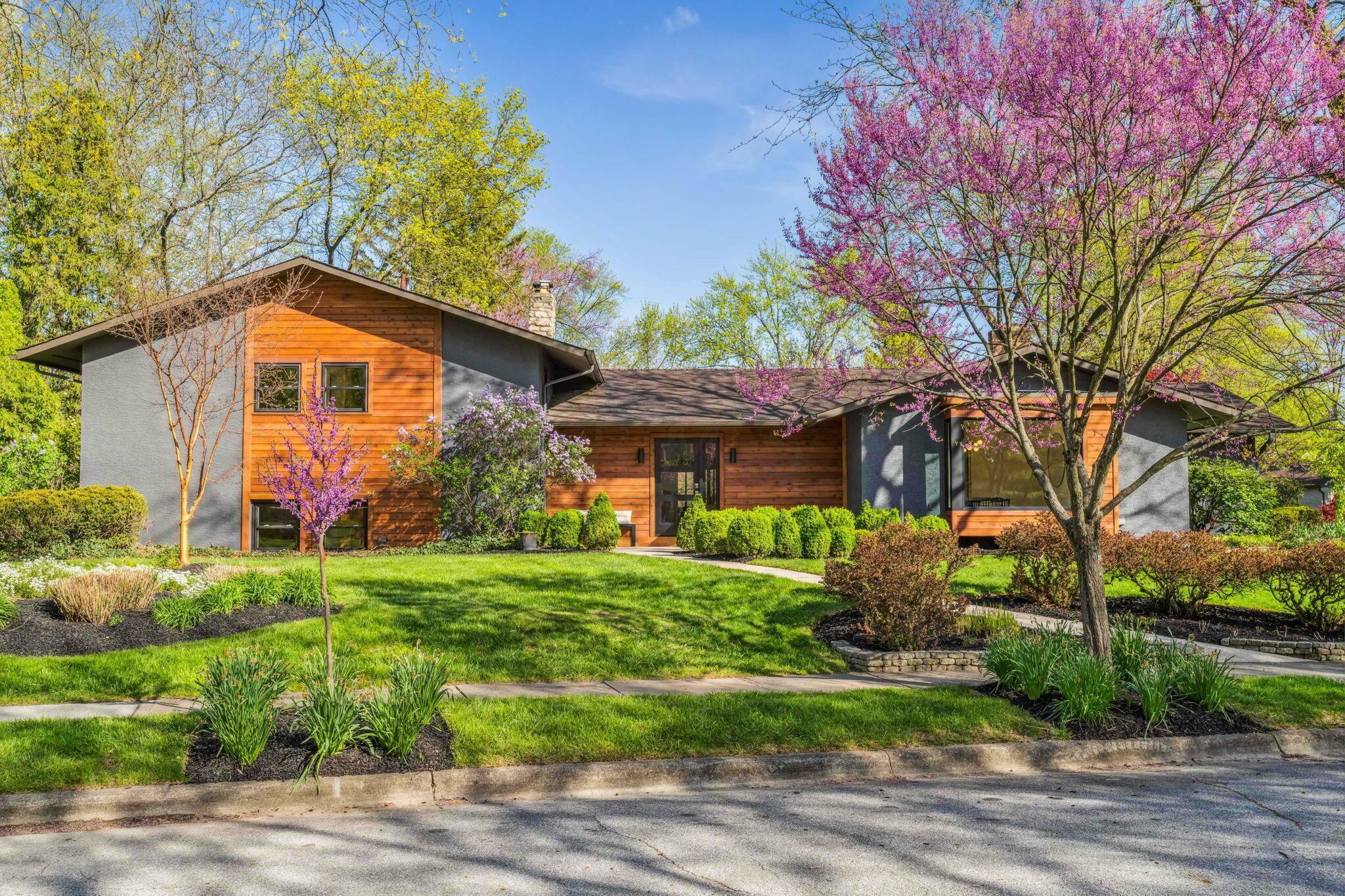 Property Photo: 4410 Clearbrook Court OH 43220