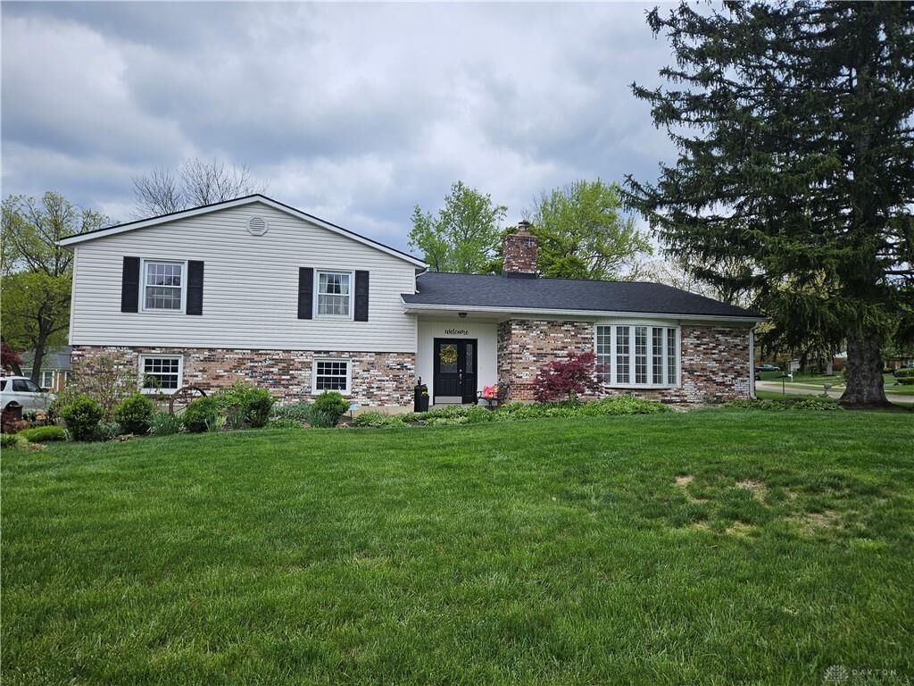 Property Photo: 257 E Rahn Road OH 45429