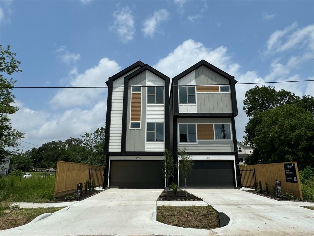 Property Photo:  2914 Delano Street  TX 77004 