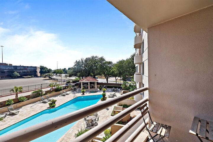 Property Photo:  3525 Sage Road 301  TX 77056 