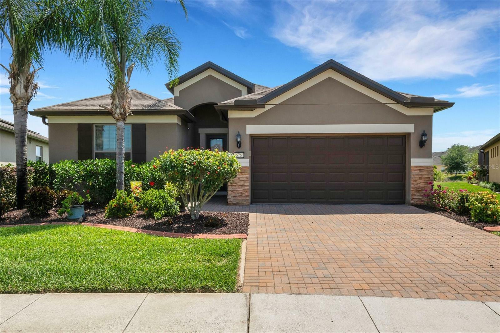 Property Photo:  576 Cantabria Drive  FL 33837 