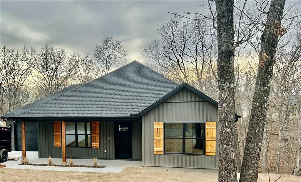 Property Photo: 7 Ridgewell Lane AR 72715